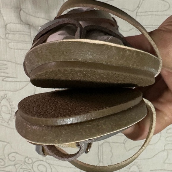 NEW Blowfish Granola-k Strappy Sandals Sz 1 Silver Gold Rose Gold - Picture 6 of 8